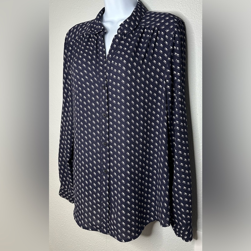 Ann Taylor LOFT Women’s Navy and White Long Sleeve Button Down Blouse Size M
